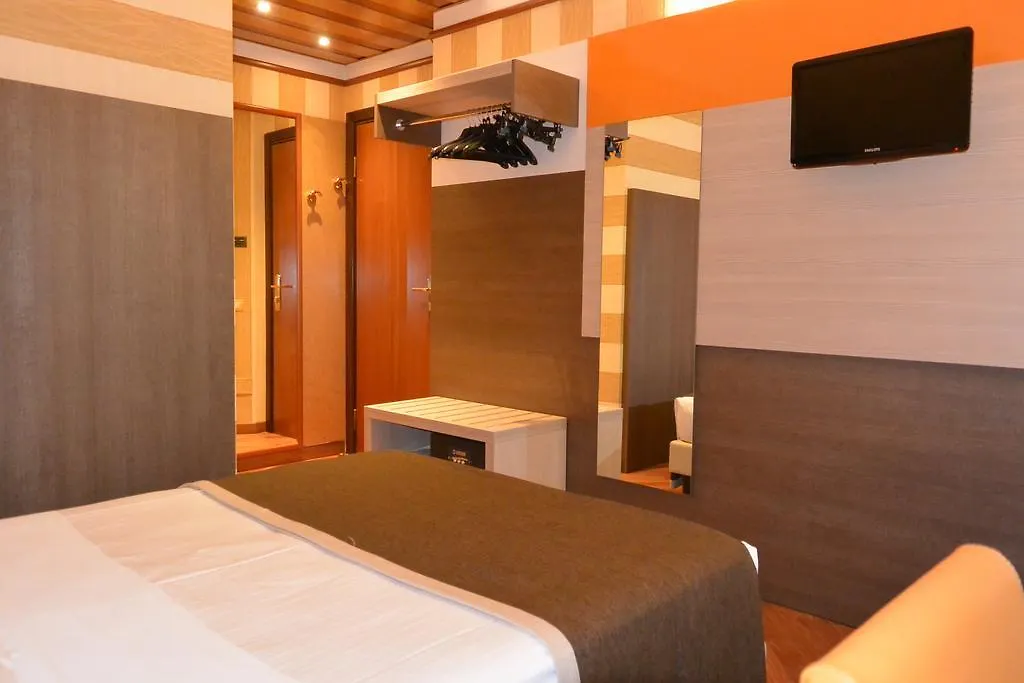 Hotel Metro Milan 3*,