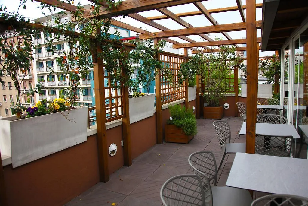 Hotel Metro Milan 3*,  Italy
