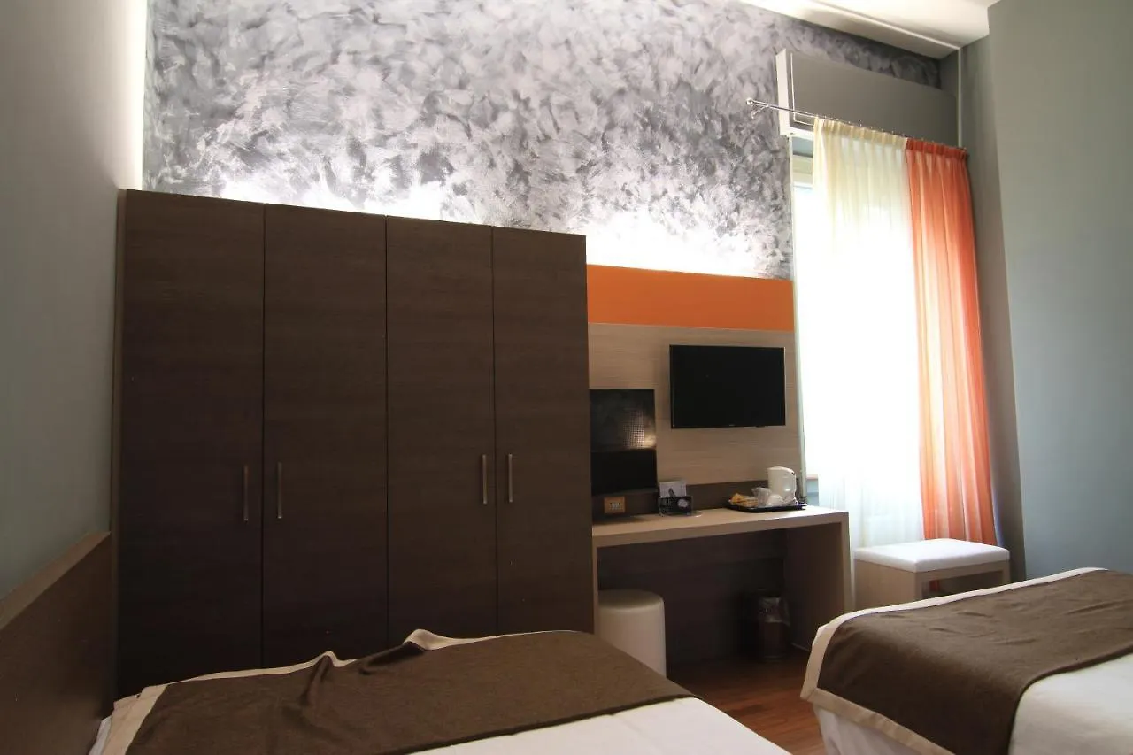 ***  Hotel Metro Milan Italy